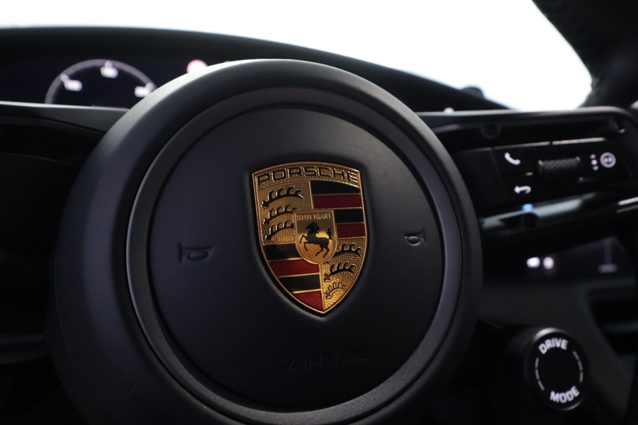 Porsche Taycan vaihtoauto
