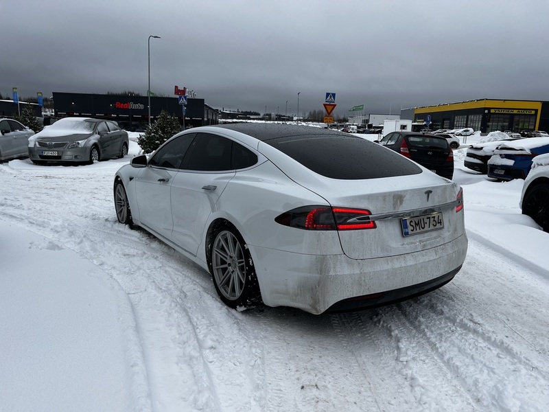 Tesla Model S vaihtoauto