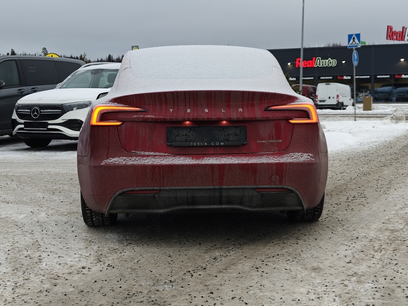 Tesla Model 3 vaihtoauto