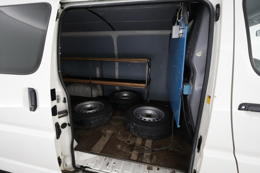 Toyota Hiace vaihtoauto