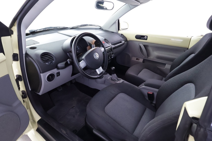 Volkswagen New Beetle vaihtoauto