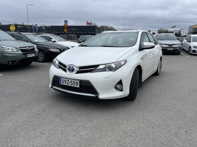 Toyota Auris vaihtoauto