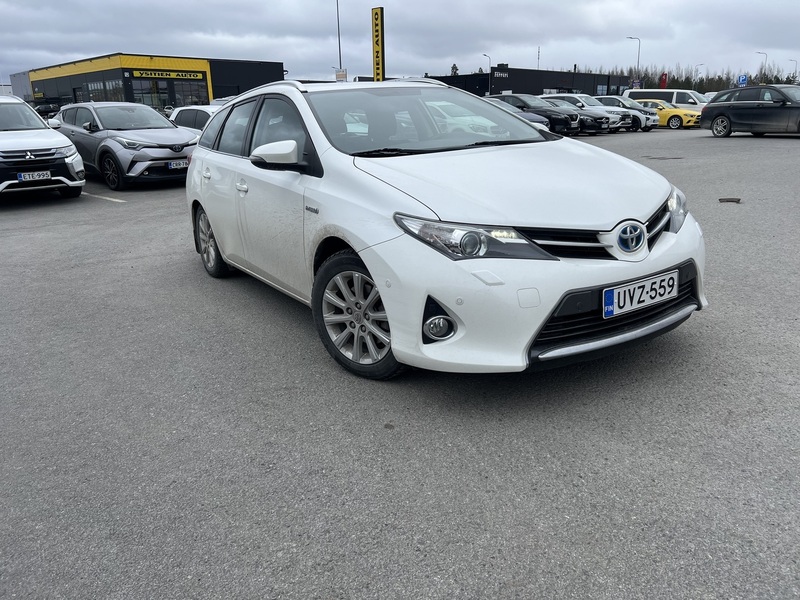 Toyota Auris vaihtoauto