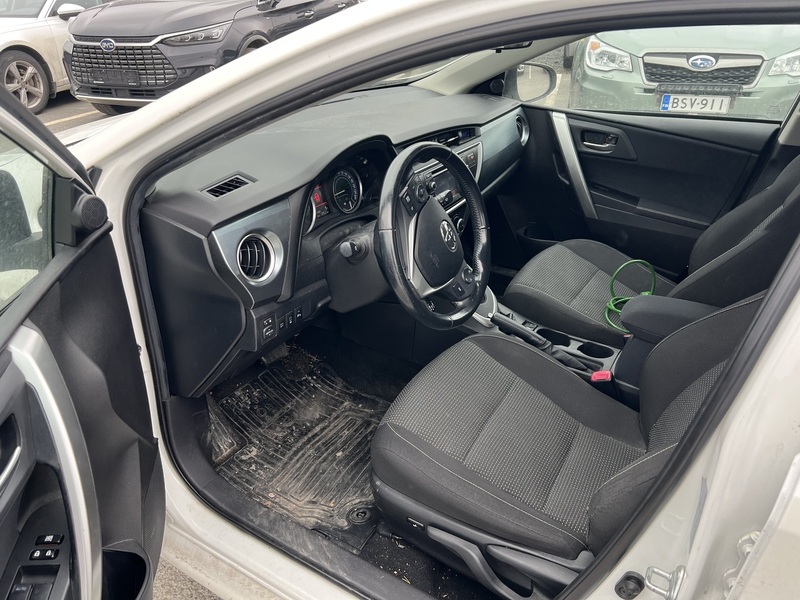 Toyota Auris vaihtoauto