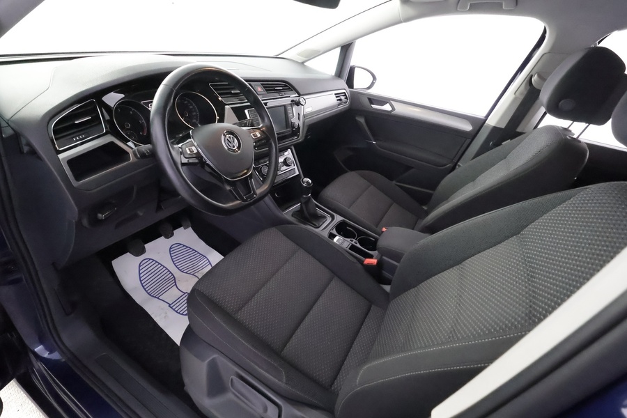 Volkswagen Touran vaihtoauto