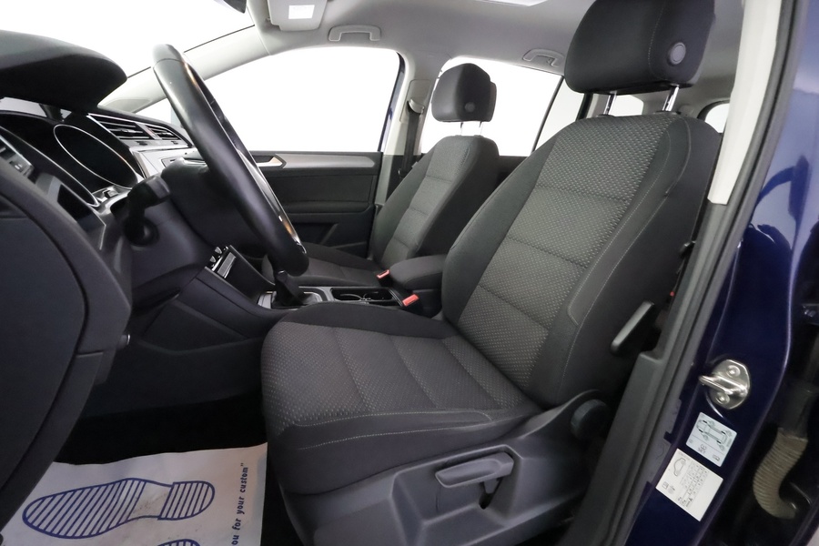 Volkswagen Touran vaihtoauto