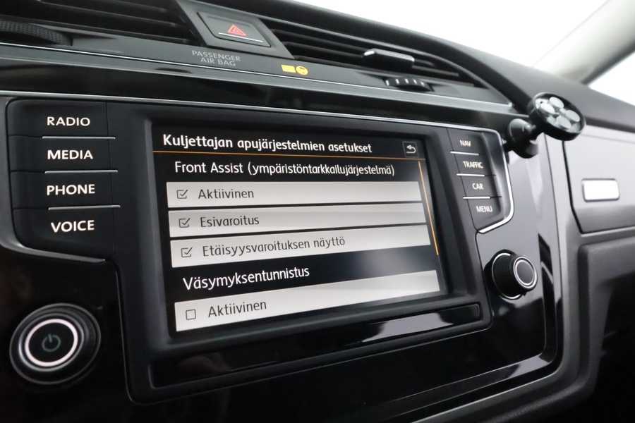 Volkswagen Touran vaihtoauto