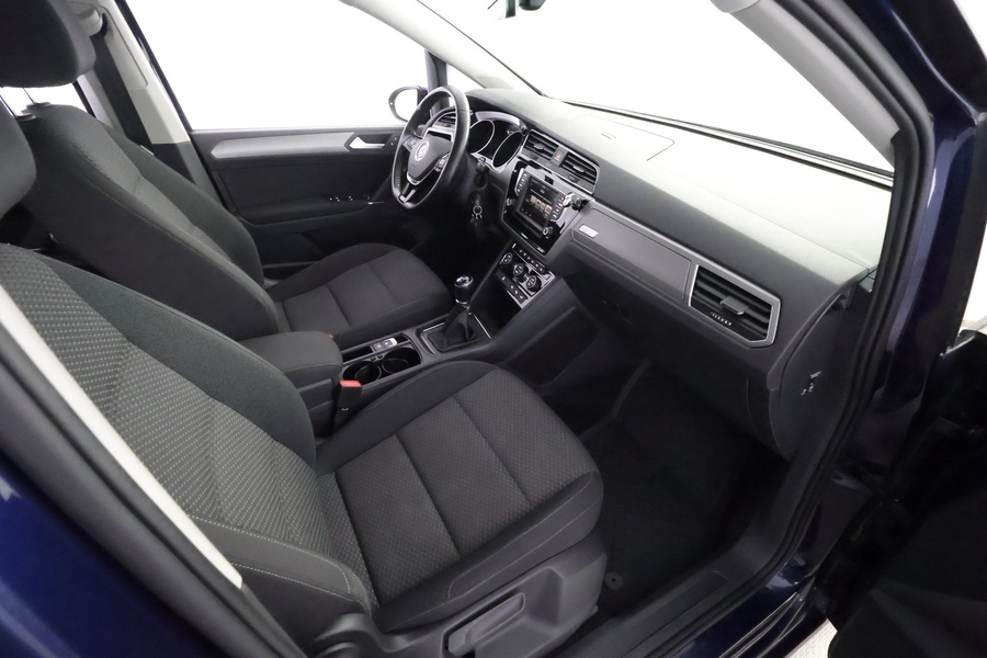 Volkswagen Touran vaihtoauto