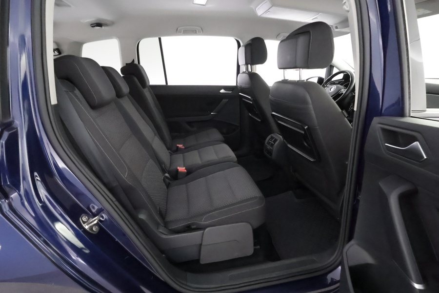 Volkswagen Touran vaihtoauto