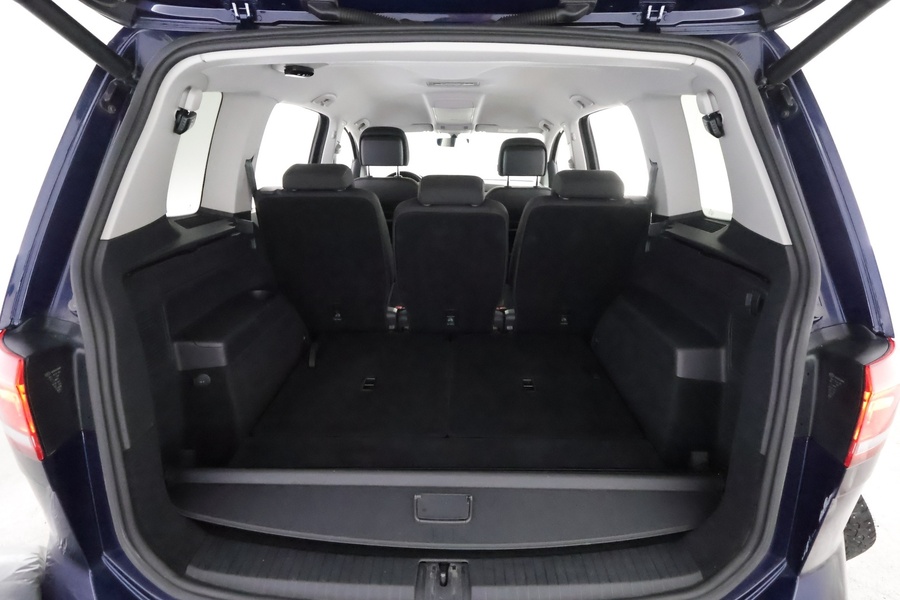 Volkswagen Touran vaihtoauto