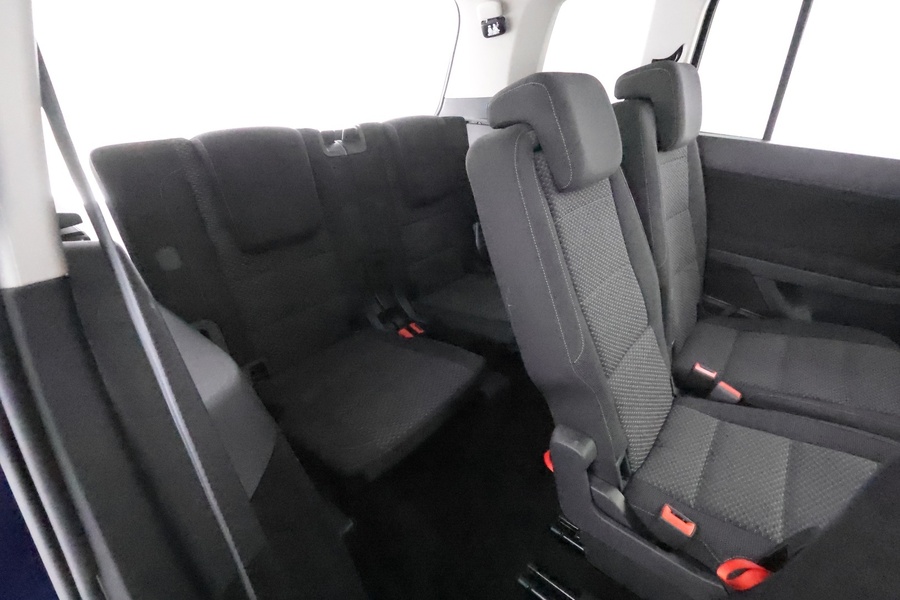 Volkswagen Touran vaihtoauto