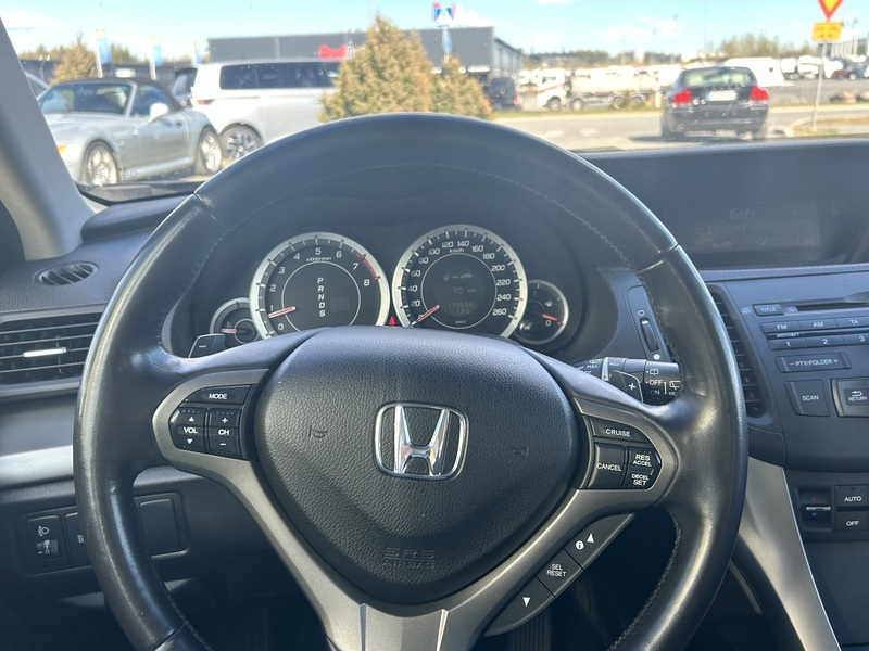 Honda Accord vaihtoauto