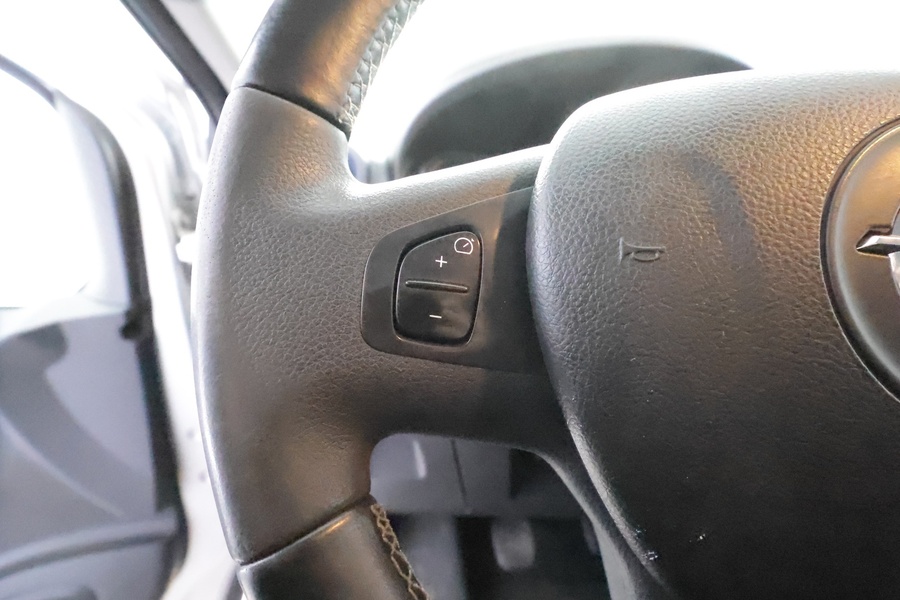 Opel Vivaro vaihtoauto