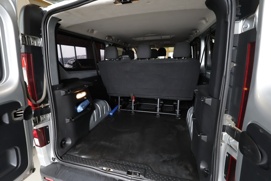 Opel Vivaro vaihtoauto