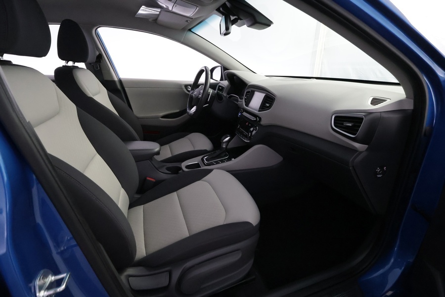 Hyundai IONIQ plug-in vaihtoauto