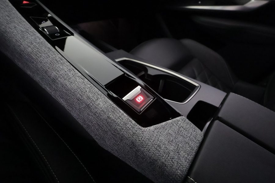 Peugeot E-5008 vaihtoauto