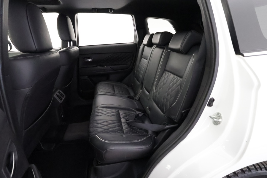 Mitsubishi Outlander PHEV vaihtoauto