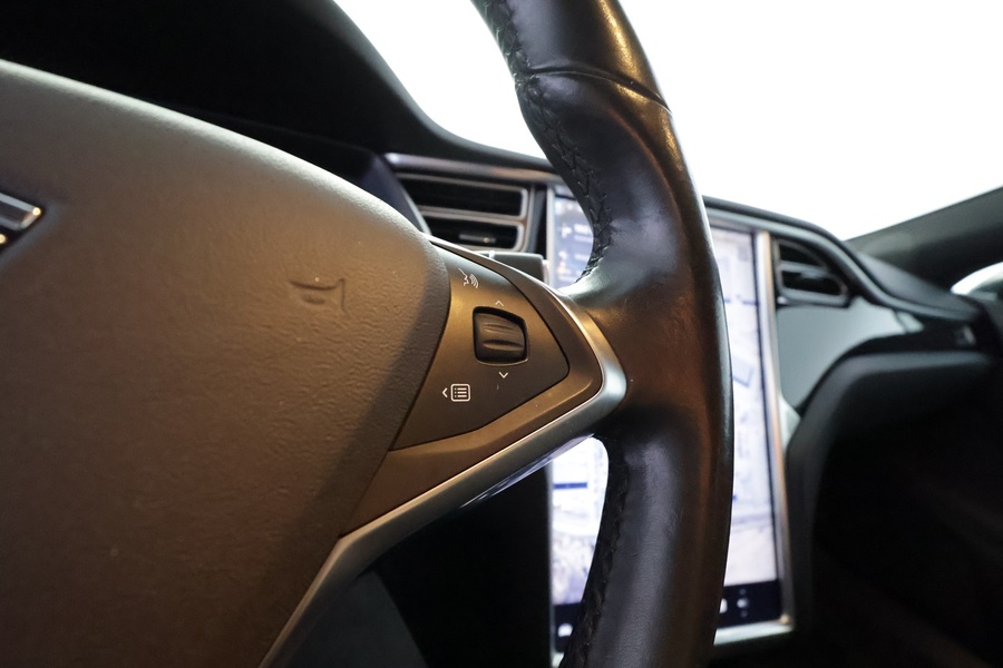 Tesla Model S vaihtoauto