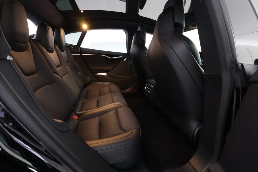 Tesla Model S vaihtoauto