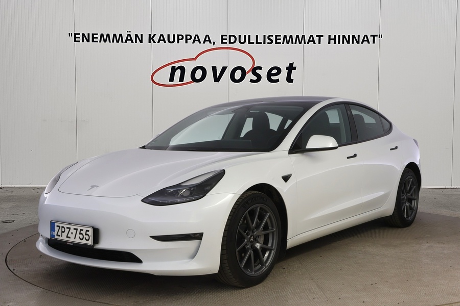 Tesla Model 3 vaihtoauto