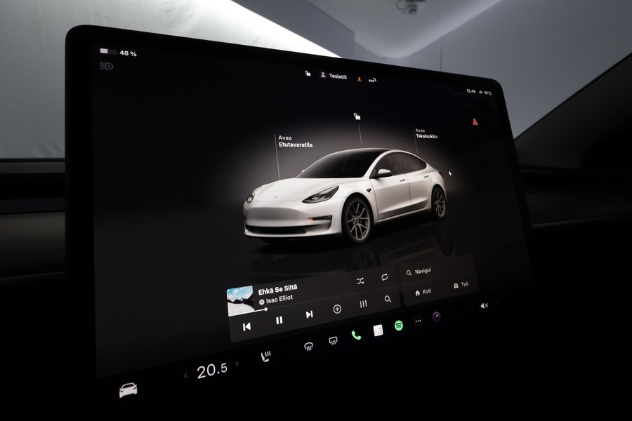 Tesla Model 3 vaihtoauto