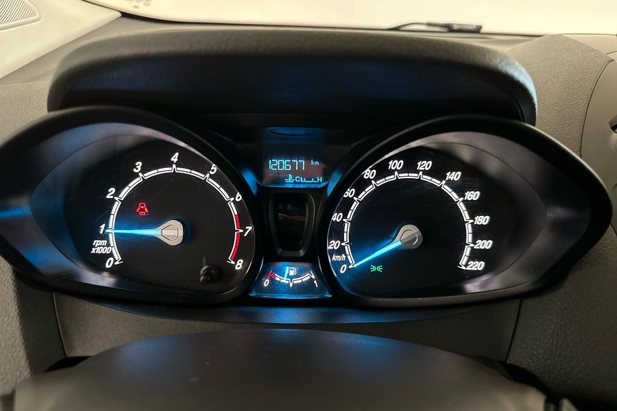 Ford Transit Courier vaihtoauto