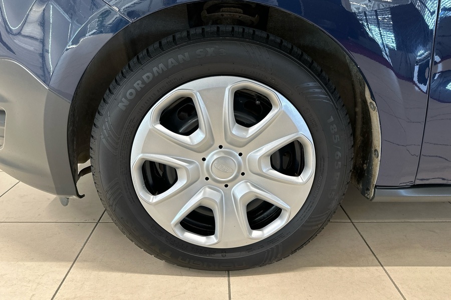 Ford Transit Courier vaihtoauto