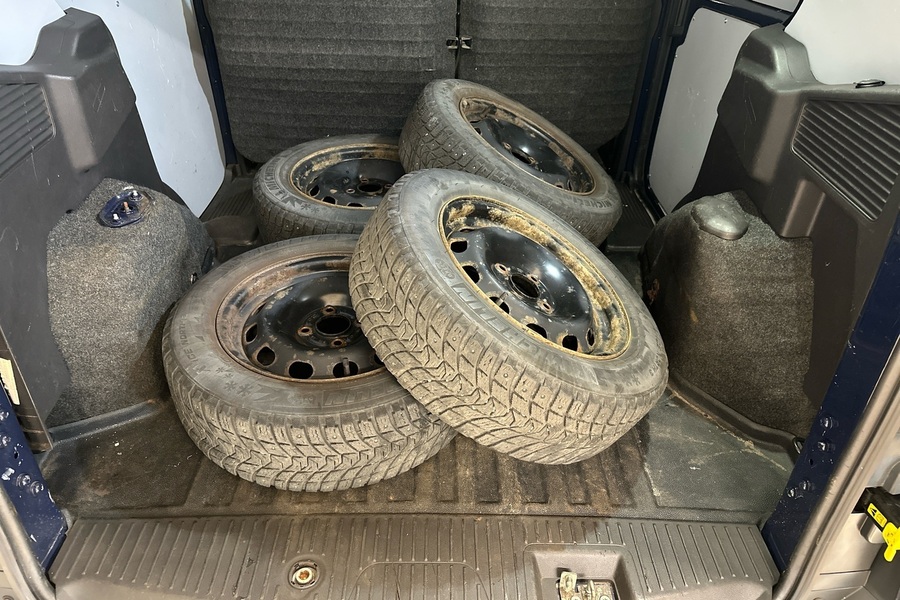 Ford Transit Courier vaihtoauto