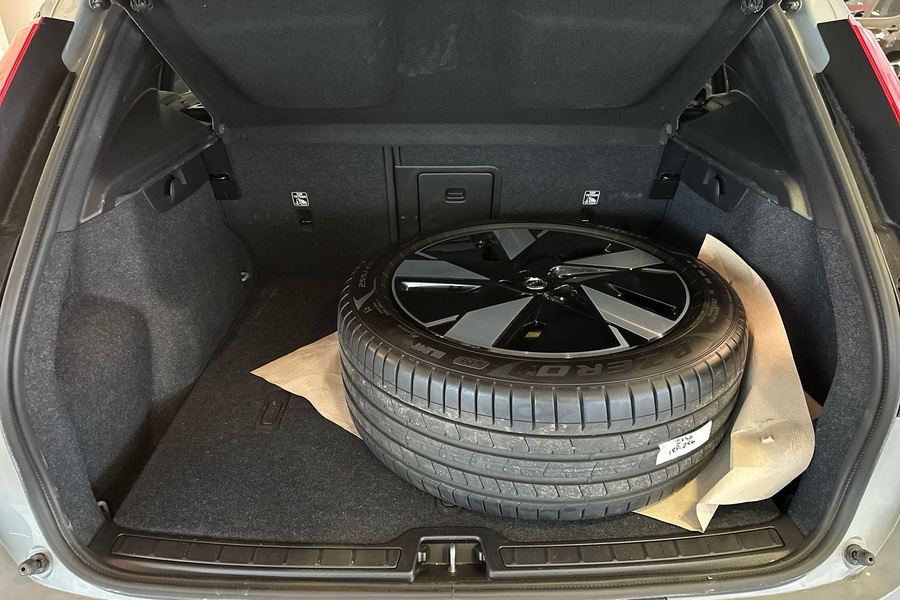 Volvo EX40 vaihtoauto