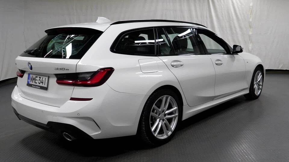 BMW 330 vaihtoauto