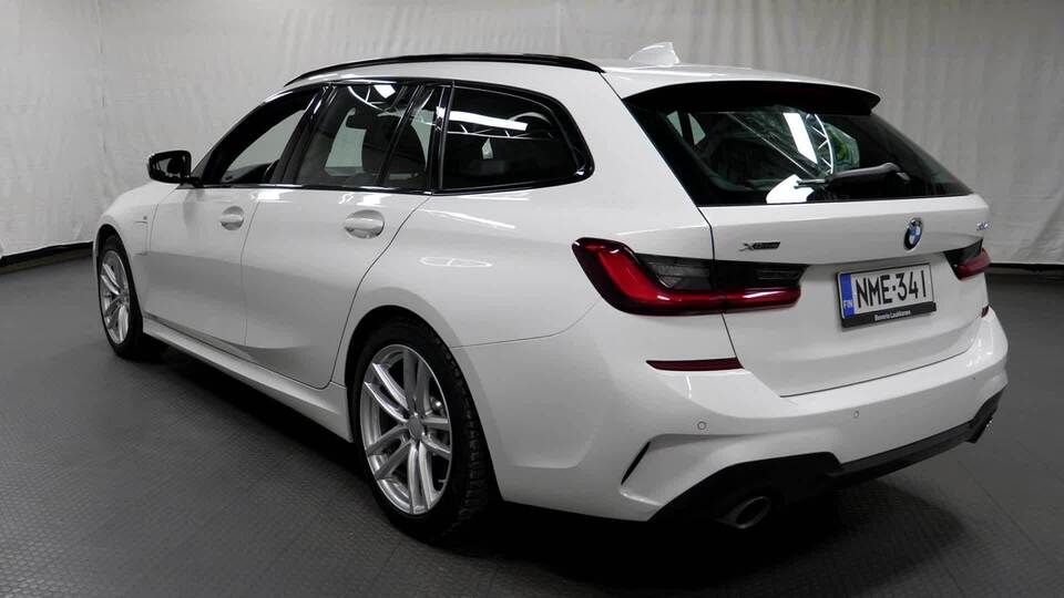 BMW 330 vaihtoauto