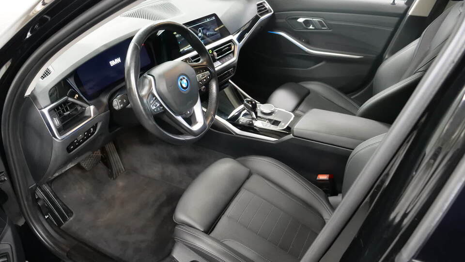 BMW 330 vaihtoauto