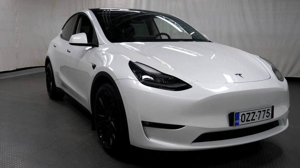Tesla Model Y vaihtoauto