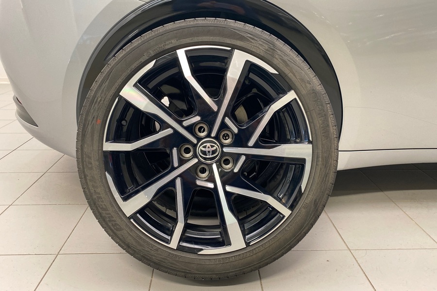 Toyota Prius Plug-in vaihtoauto