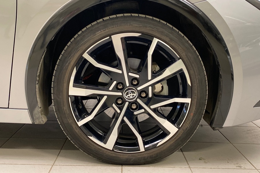 Toyota Prius Plug-in vaihtoauto