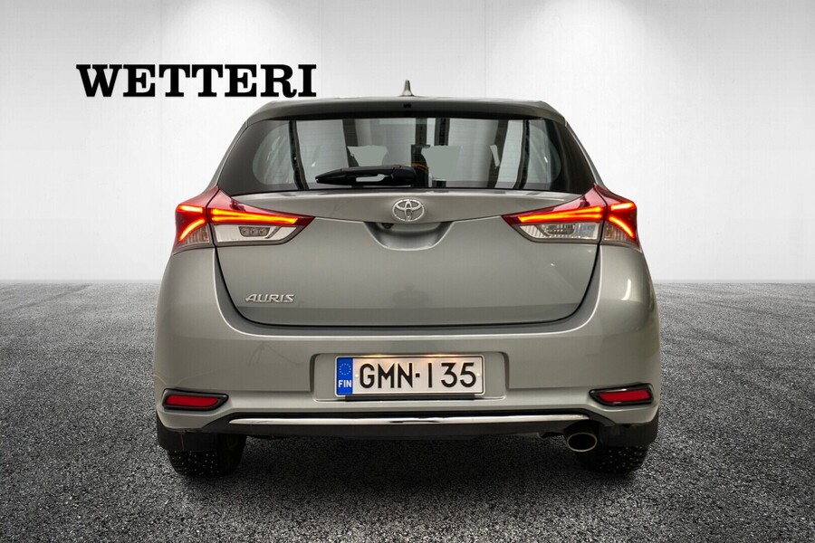 Toyota Auris vaihtoauto