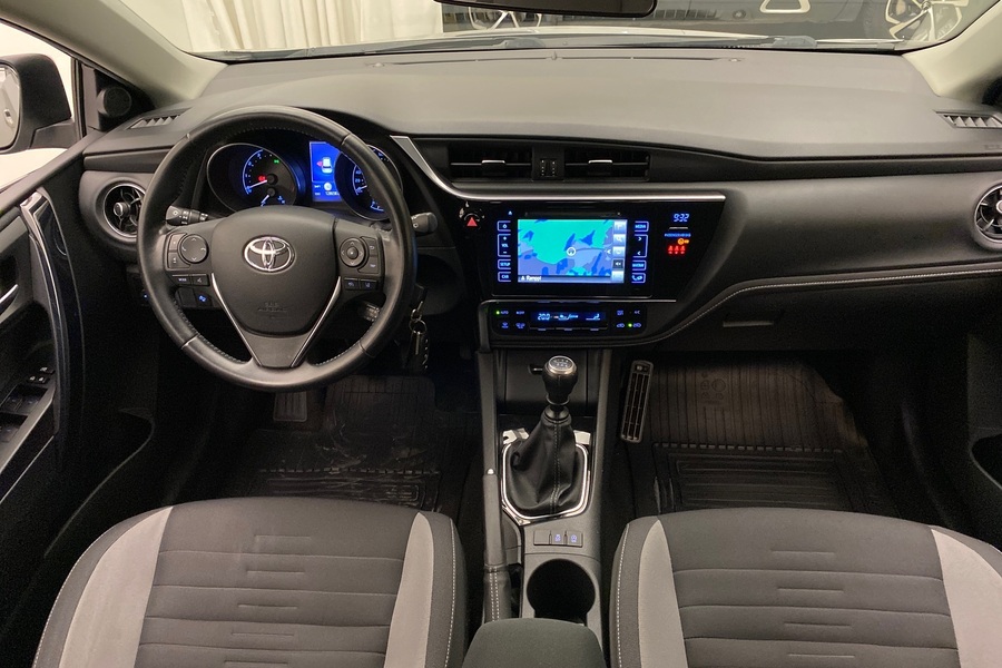 Toyota Auris vaihtoauto