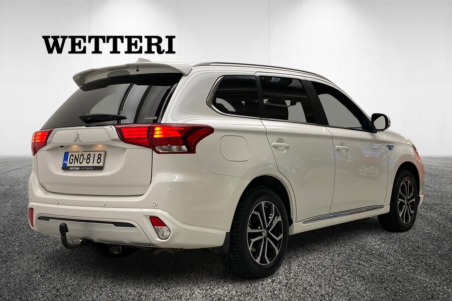 Mitsubishi Outlander PHEV vaihtoauto