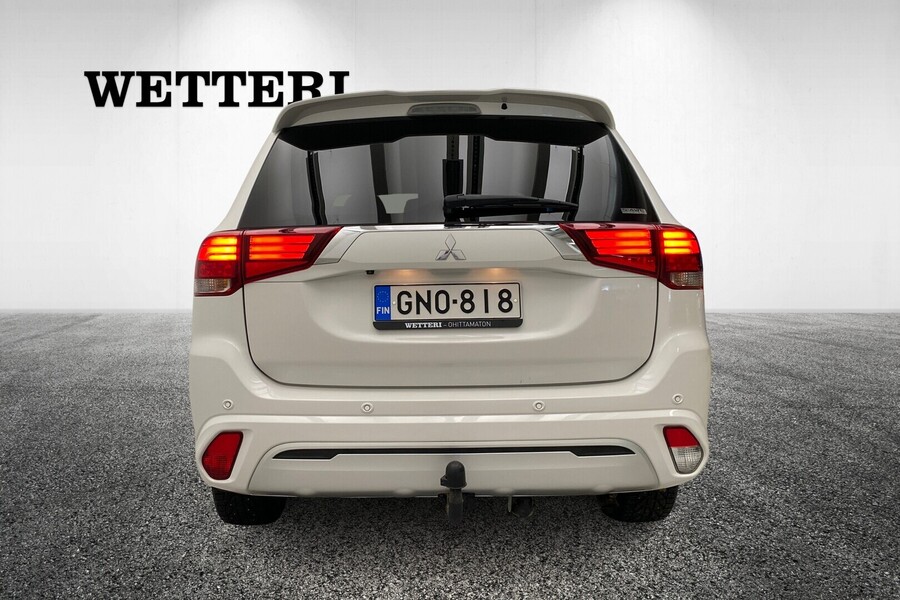 Mitsubishi Outlander PHEV vaihtoauto