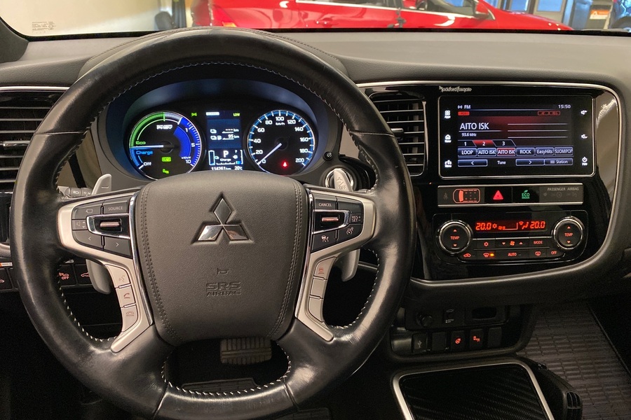 Mitsubishi Outlander PHEV vaihtoauto