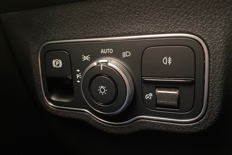 Mercedes-Benz EQB vaihtoauto