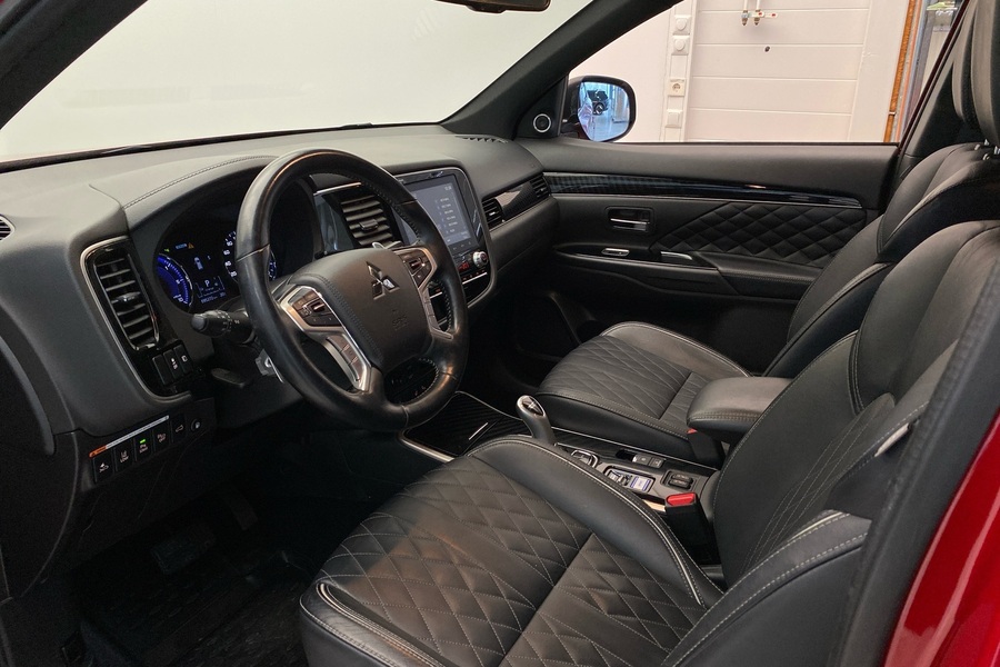 Mitsubishi Outlander PHEV vaihtoauto