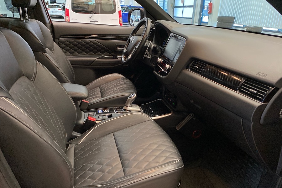 Mitsubishi Outlander PHEV vaihtoauto