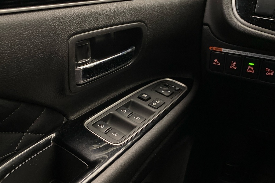 Mitsubishi Outlander PHEV vaihtoauto