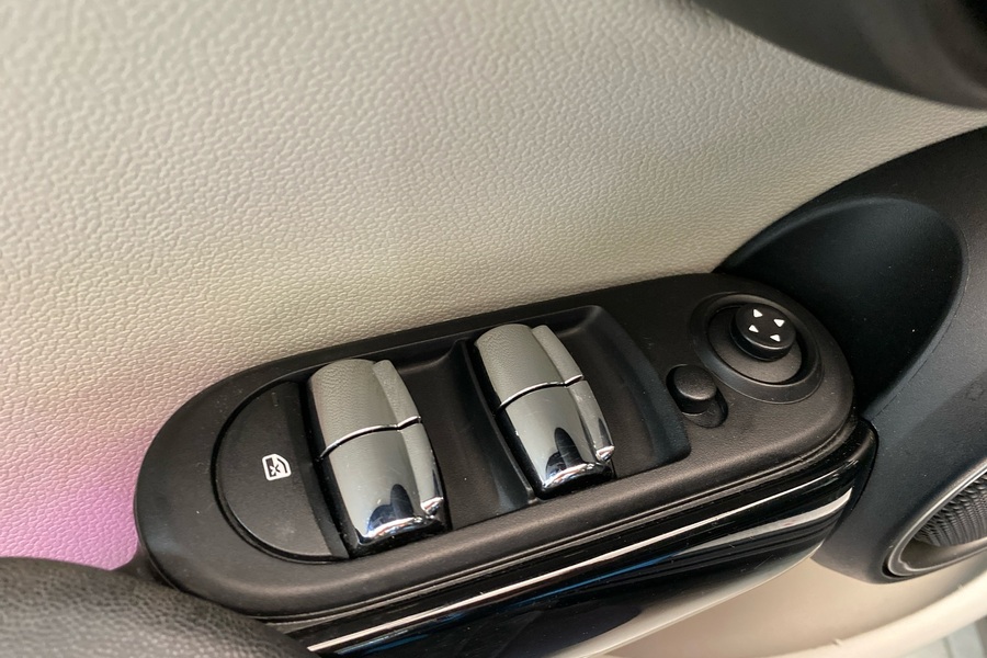 Mini Hatchback vaihtoauto