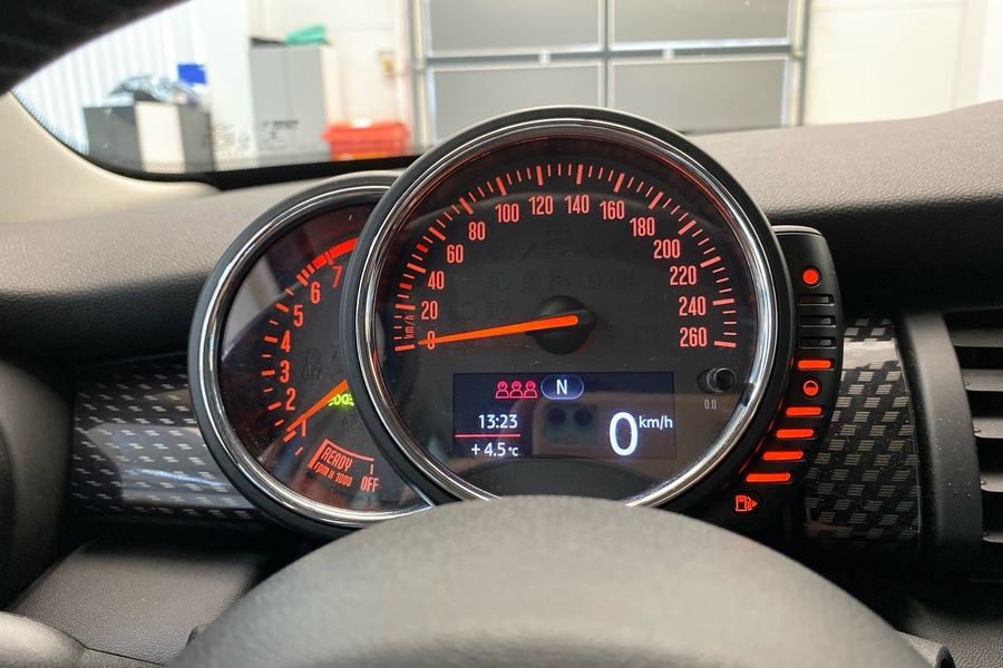 Mini Hatchback vaihtoauto