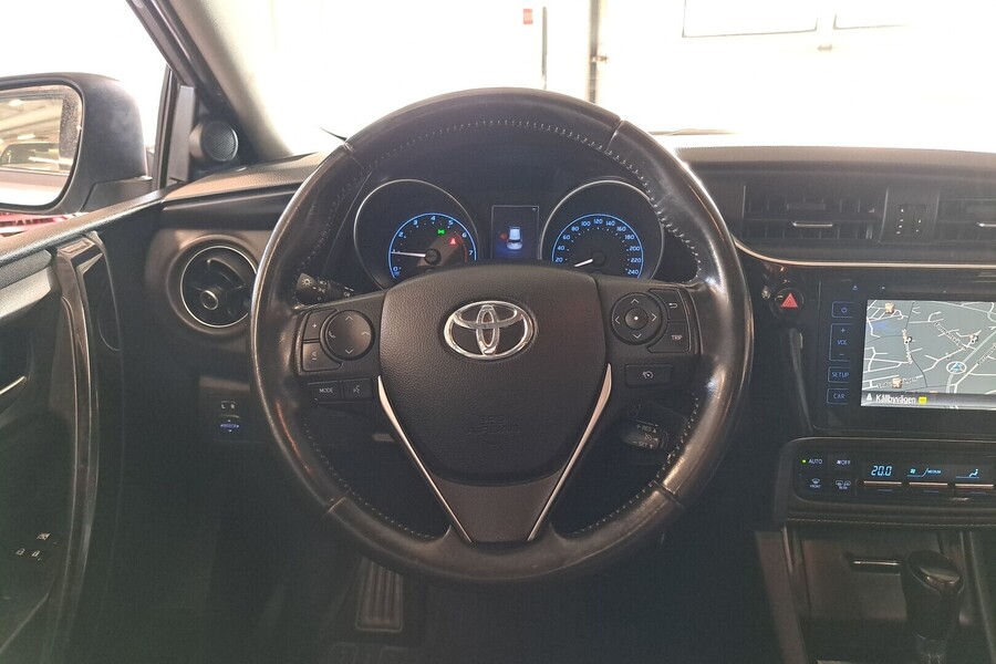 Toyota Auris vaihtoauto