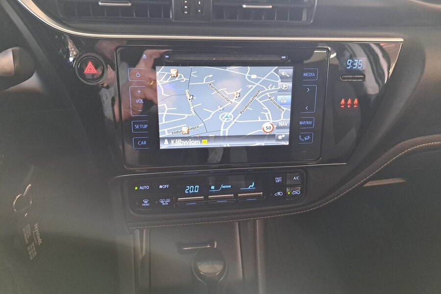 Toyota Auris vaihtoauto