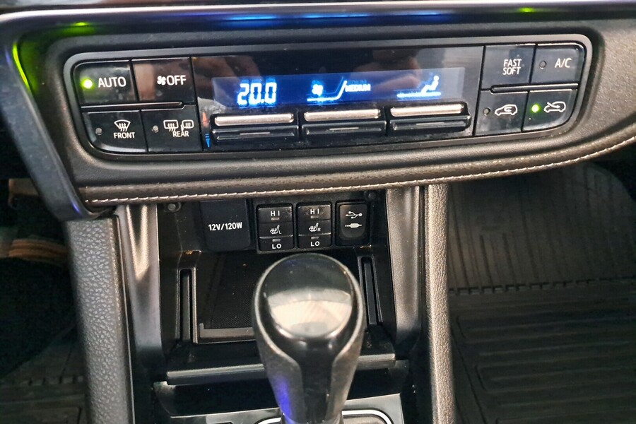 Toyota Auris vaihtoauto