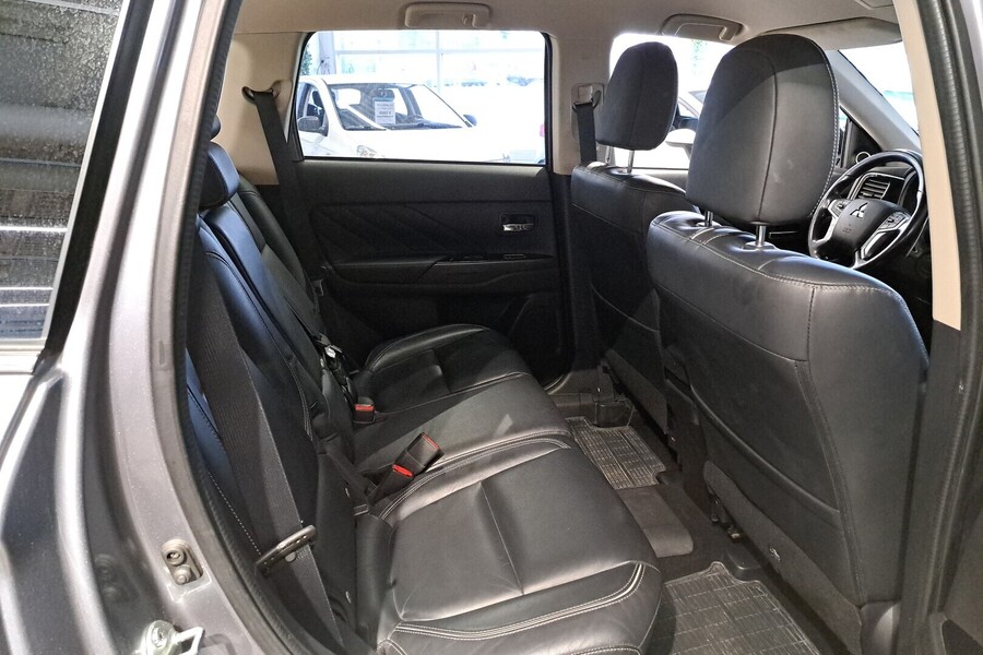 Mitsubishi Outlander PHEV vaihtoauto